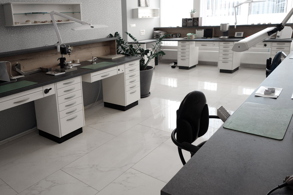 Notranjost zobnega laboratoria Dentars